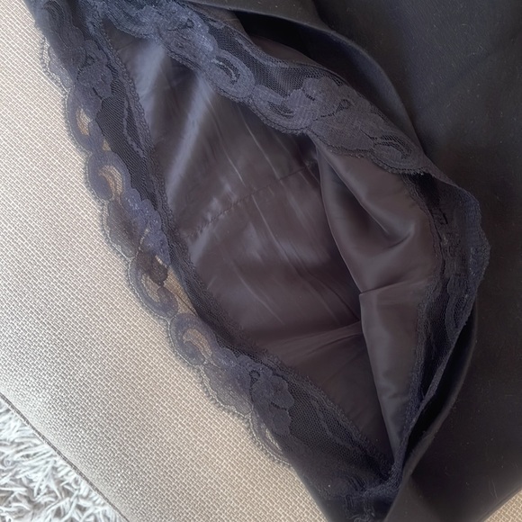 Trina Turk elegant, classic, cropped dress made of dense jersey lined - Picture 4 of 5